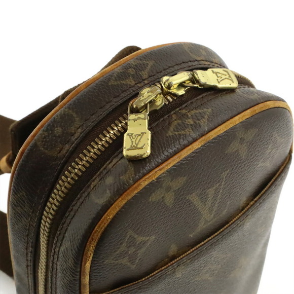 LOUIS VUITTON Brown Monogram Pochette Shoulder Bag - Picture 8 of 9